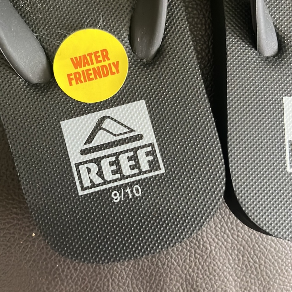 Reef black sandals size kids 9/10 NWT - Picture 2 of 4